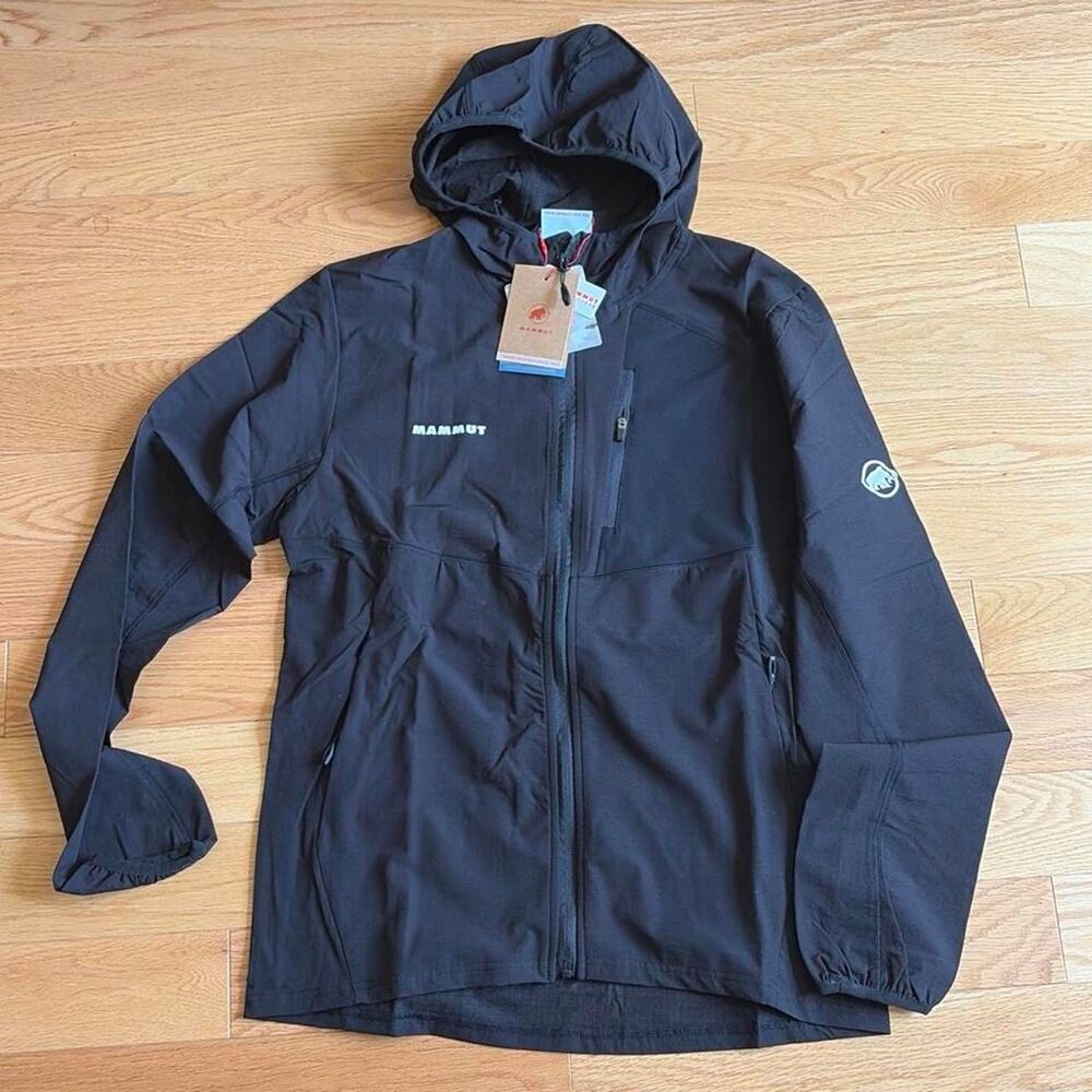 Mammut Men's Black and Navy Jacket